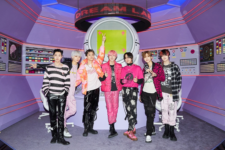 NCT DREAM, 2���� ���� �и��𼿷������� �Ǹŷ� 210���� ����