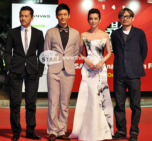 사진 : (좌부터) 배우 소유붕, 황효명, 리빙빙, 첸쿠오푸 감독 순 