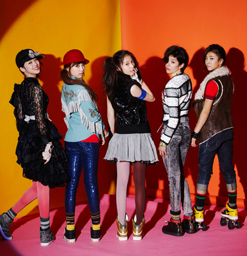 사진 : (좌부터) 설리, 빅토리아, 크리스탈, 엠버, 루나 순 / SM엔터테인먼트 제공