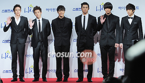 2PM, ‘찢택연 부러워~’ 엔딩 퍼포먼스에서 옷 찢고 싶어한 멤버는?