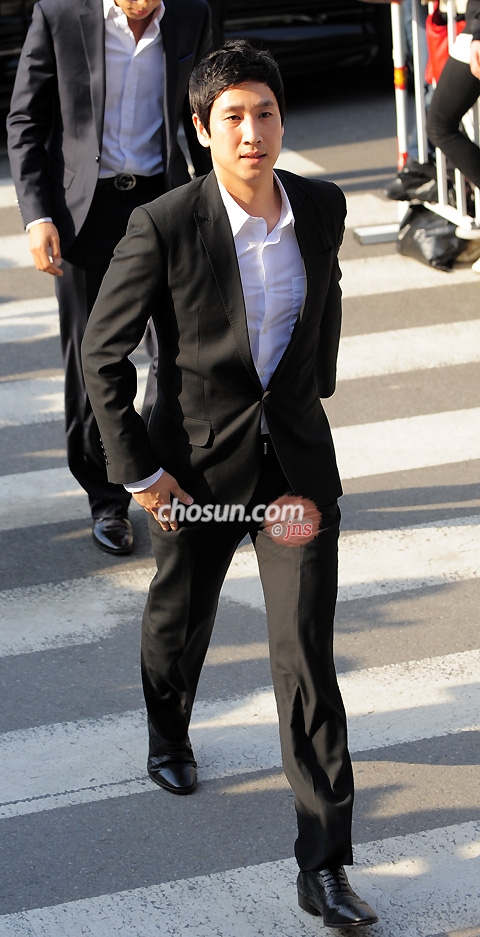 : Ϻ Ϻ ̴  leedaedeok@jp.chosun.