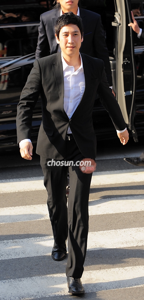 [] ̼, "ǰ 뿭 շϽ  մϴ"