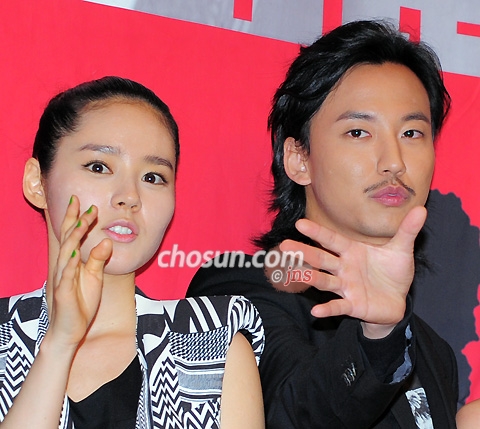 ȭ���� �ϴ� �賲��, 'Ǫ���� �̼�'