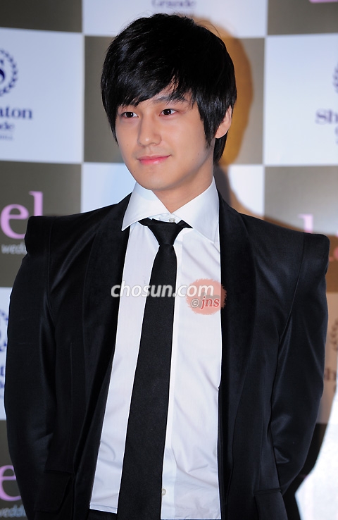  : Ϻ Ϻ ̴  leedaedeok@jp.chosun.com