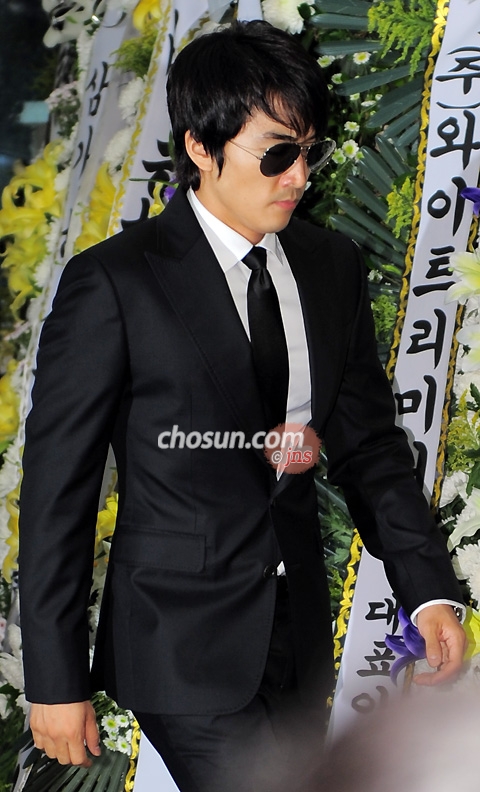  : Ϻ Ϻ ̴  leedaedeok@jp.chosun.com