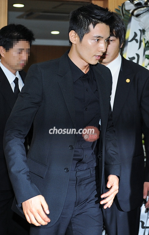  : Ϻ Ϻ ̴  leedaedeok@jp.chosun.com