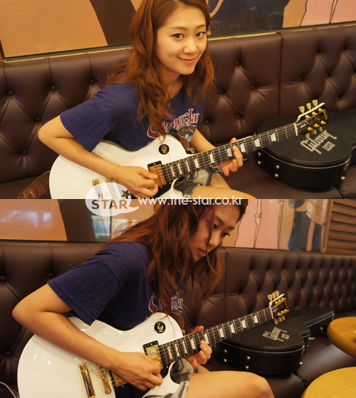 사진 : 기타 연주하는 '쥬니' 