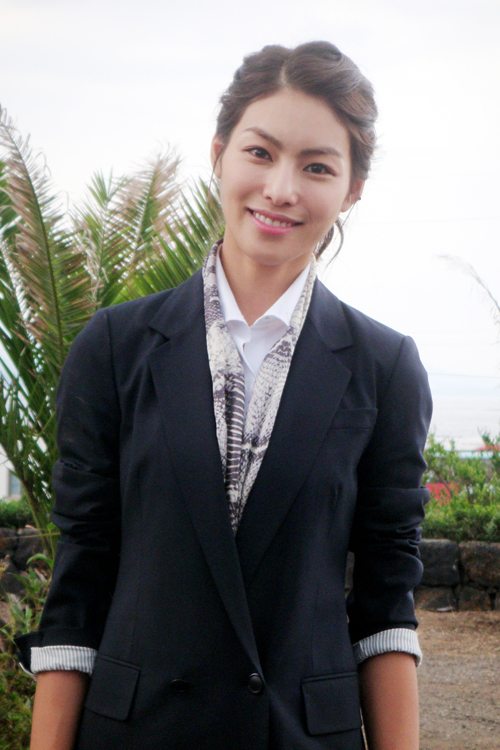 ȭ, 'λ...' â ģ ¦ ⿬!