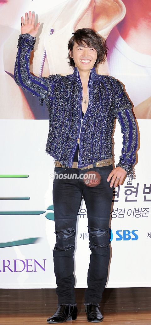  : Ϻ Ϻ ̴  leedaedeok@jp.chosun.com