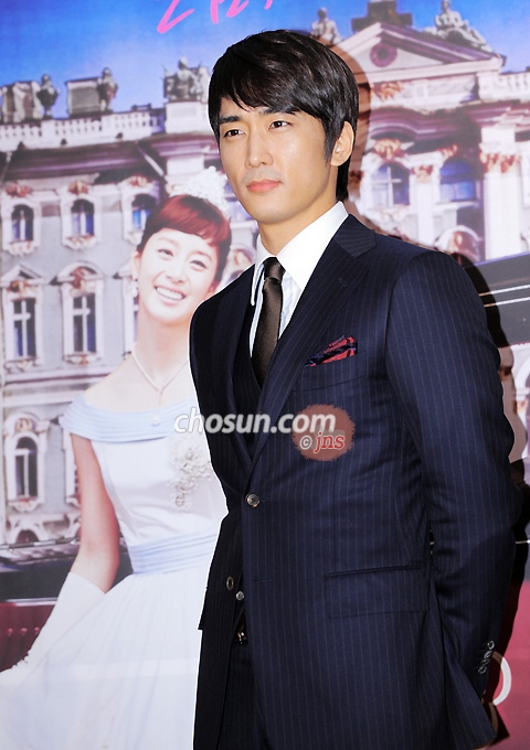  : Ϻ Ϻ ̴  leedaedeok@jp.chosun.com