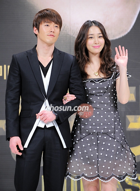 [] '̴' , ' 2  ȭ  !'