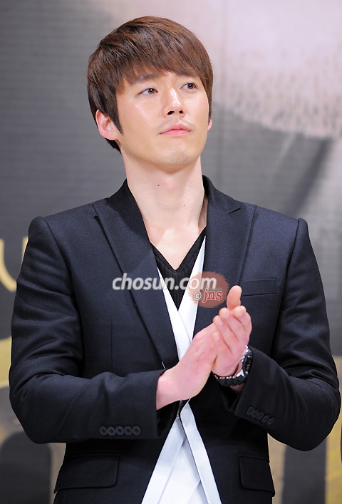 [] '̴' , ' 2  ȭ  !'