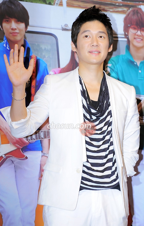  : Ϻ Ϻ ̴  leedaedeok@jp.chosun.com