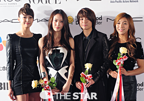 λ= Ÿ  , star@chosun.com