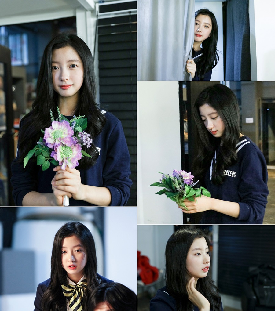 '초인가족2017' 김지민, 포스터 촬영 비하인드컷 공개 / 사진: JYP 제공