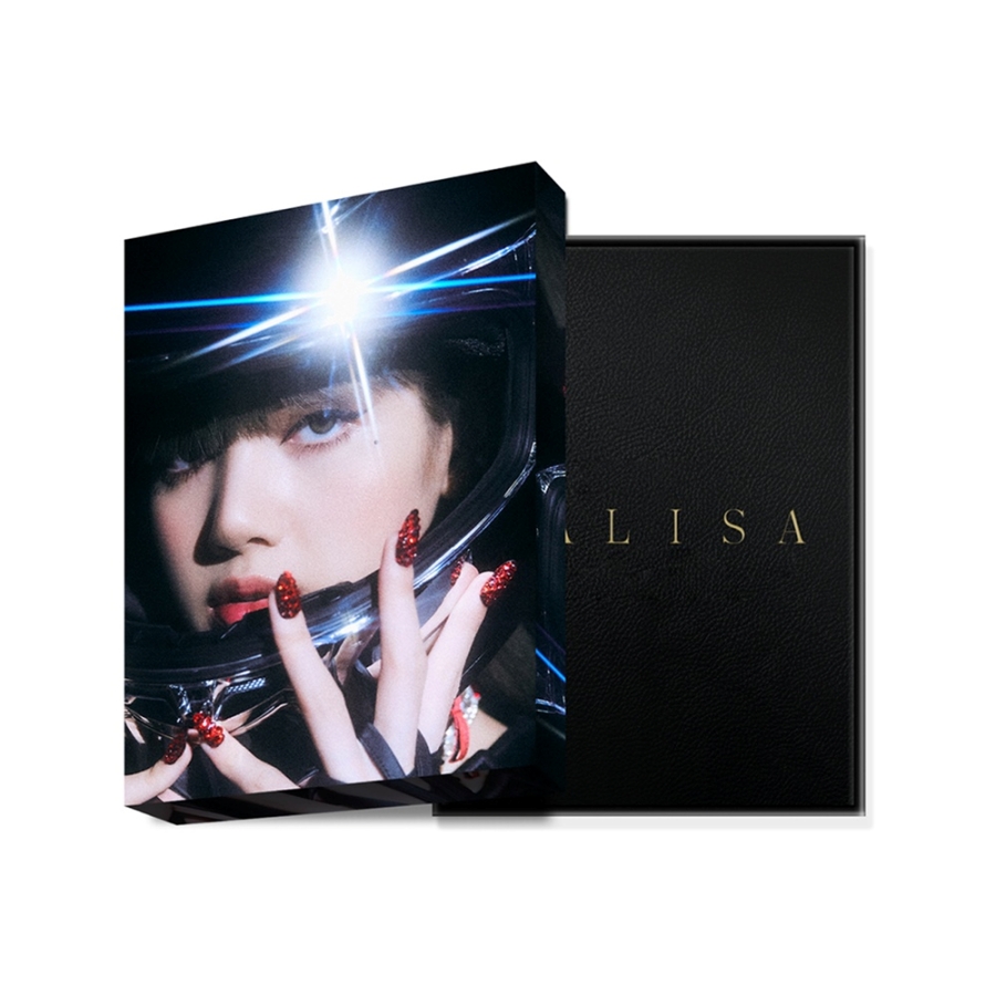 리사, 'LALISA' 포토북 스페셜 에디션 예약 판매 시작 / 사진: YG 제공