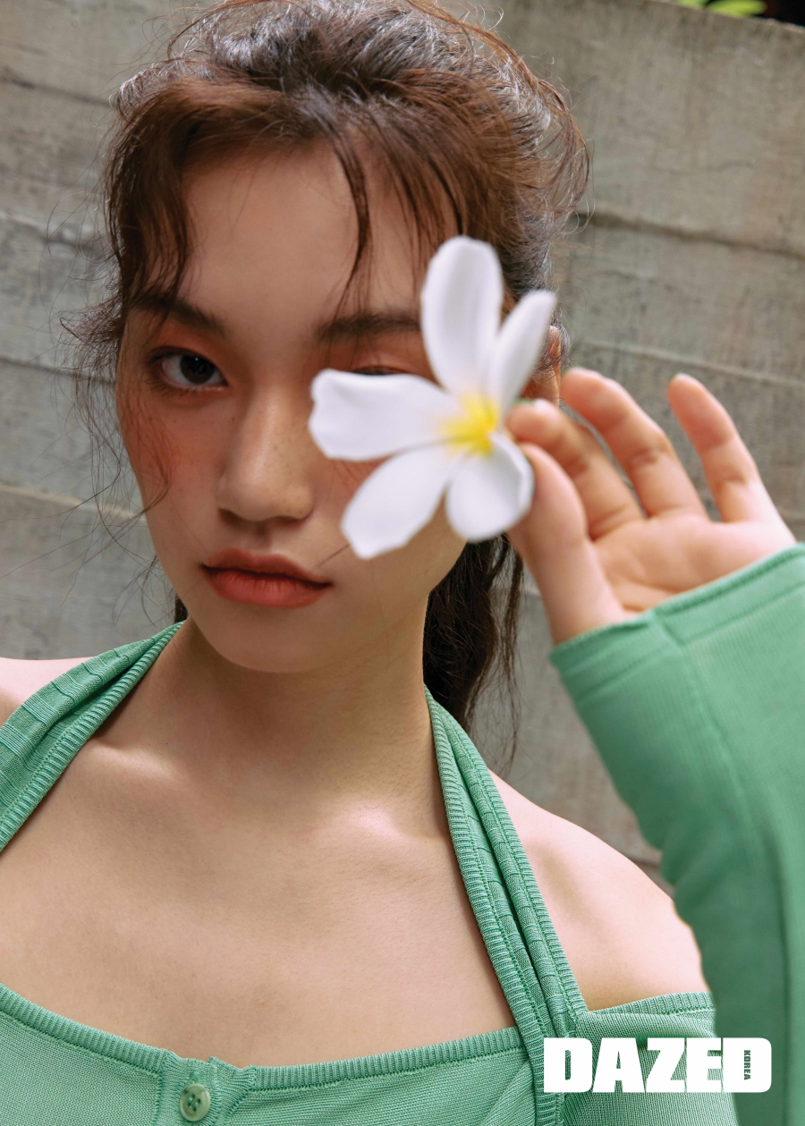 김도연, '열대 꽃보다 화려한 미모'[화보]