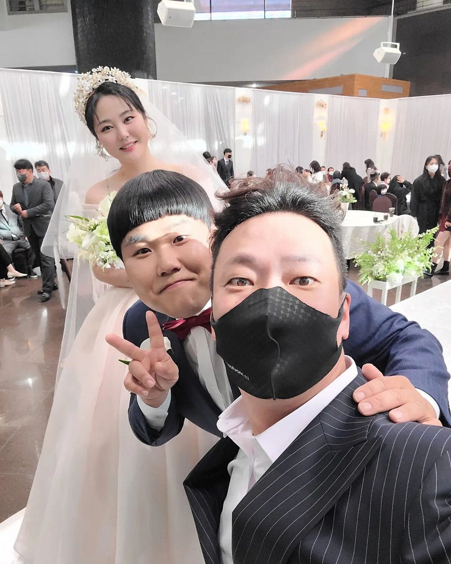 박준형, 김수영♥비연예인 신부와 결혼식 인증샷…