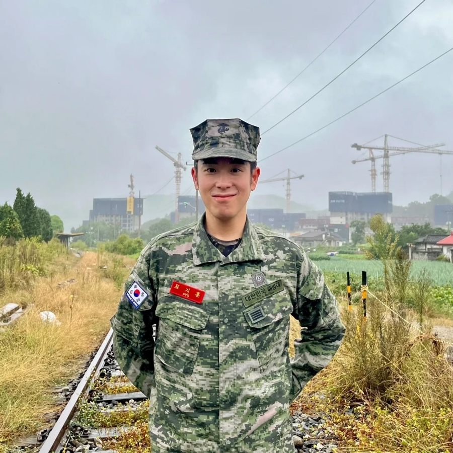 블락비 피오, 오늘(27일) 전역…해병대 선명한 군복 입고 해사한 미소