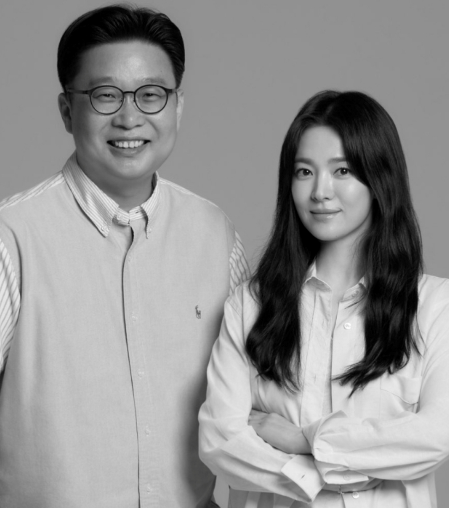 송혜교, 더 글로리한 선한 영향력…대만 한국학교에 조명하 의사 부조 기증