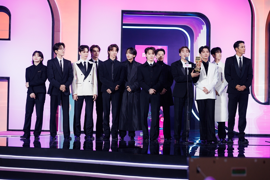 남자그룹상을 수상한 세븐틴 / 사진: Mnet 제공