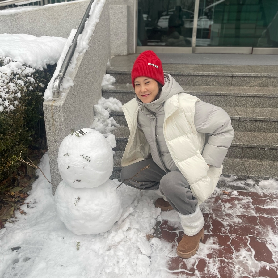 '돌싱' 장가현, 46세의 귀여운 일상…눈사람 만들고 뿌듯 미소