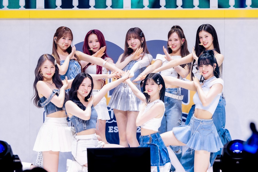 니쥬, 첫 공식 팬미팅 日 요코하마 공연 성료…청량한 초여름 축제