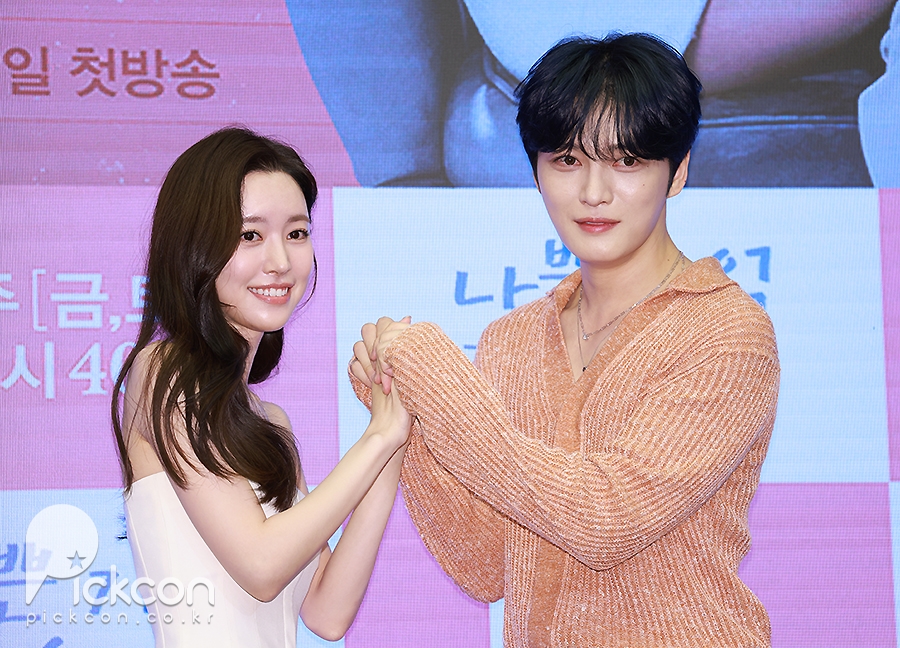 김재중·진세연, 손 꼭잡고 뽐내는 '선남선녀 비주얼' [포토]