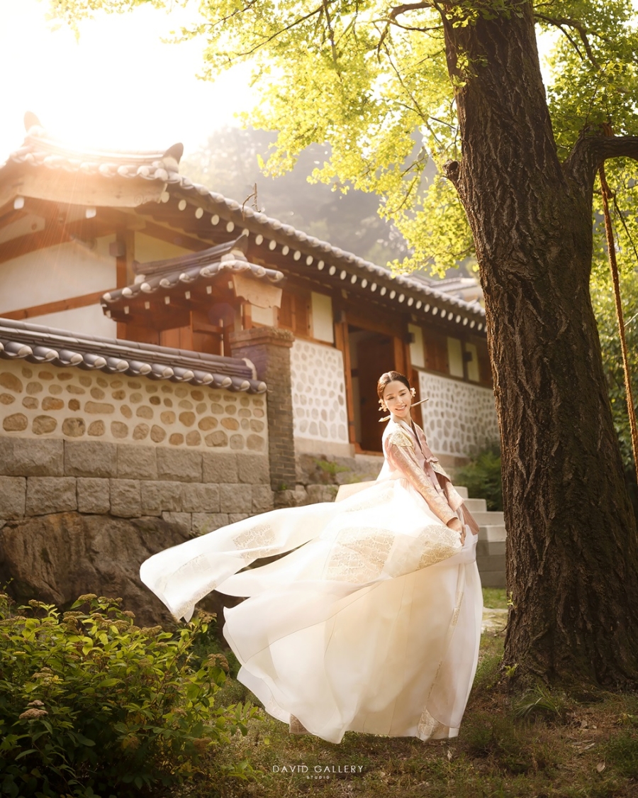 '쌍둥이맘' 공현주, 중후한 듯 우아한 한복 자태…역대급 단아美[화보]