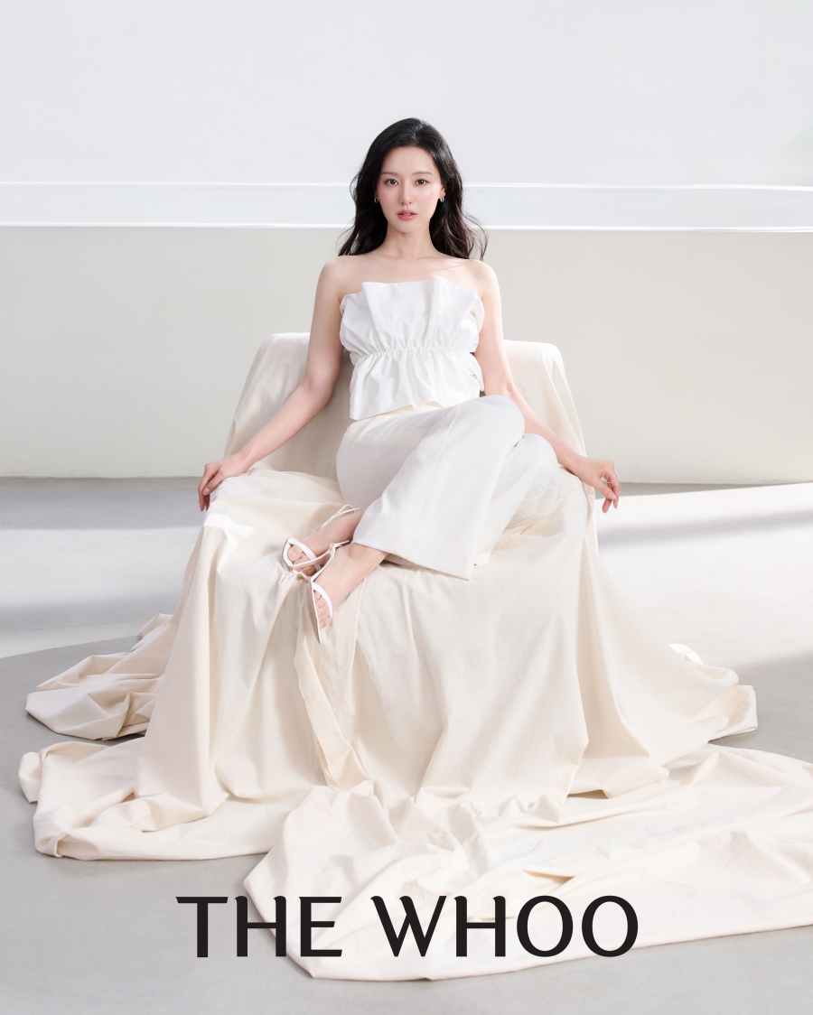 김지원, 순백 여왕의 기품…부드러운 카리스마[화보]