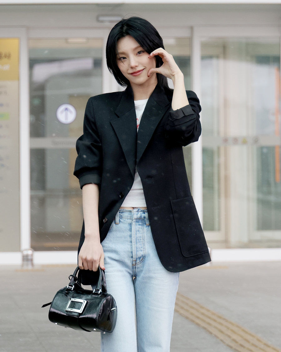 사진: 로저 비비에 제공