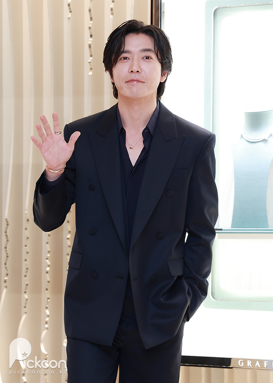 그라프 포토월 / 사진: 픽콘DB