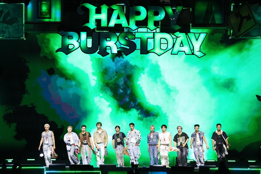 세븐틴, K팝 아이돌 최초로 잠수교 공연 개최…'THUNDER' 무대 선공개