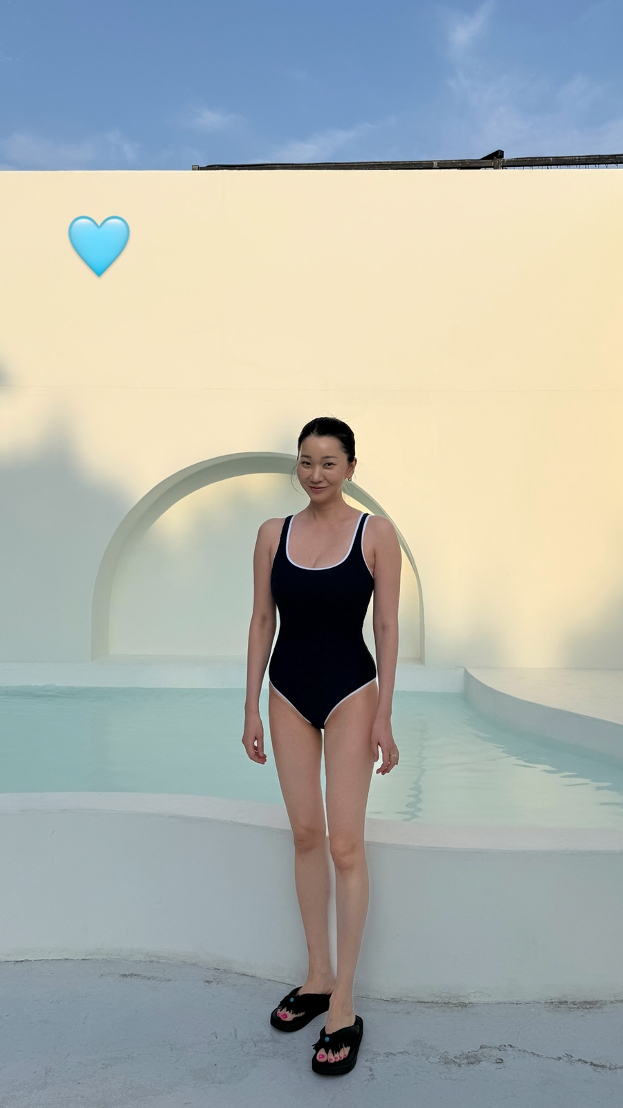 장윤주, 모델 출신은 진짜 핏이 다르네…수영복 입고 뽐낸 슬렌더 자태