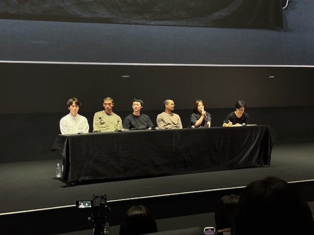 系  ״١ȭ  'ǿ',  ģ "̽ö!"