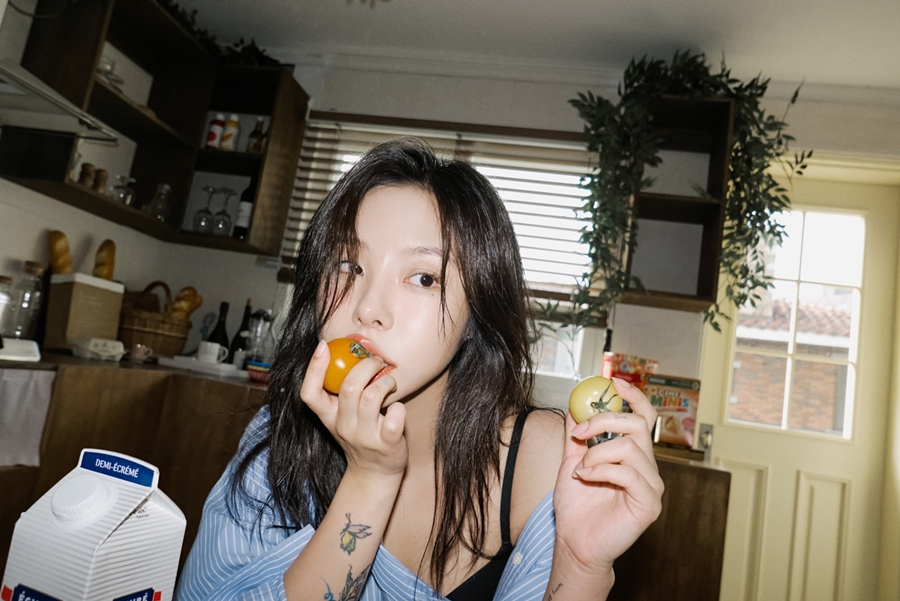 마마무 휘인, 에이핑크 4人과 한솥밥 먹는다…위드어스 엔터와 계약