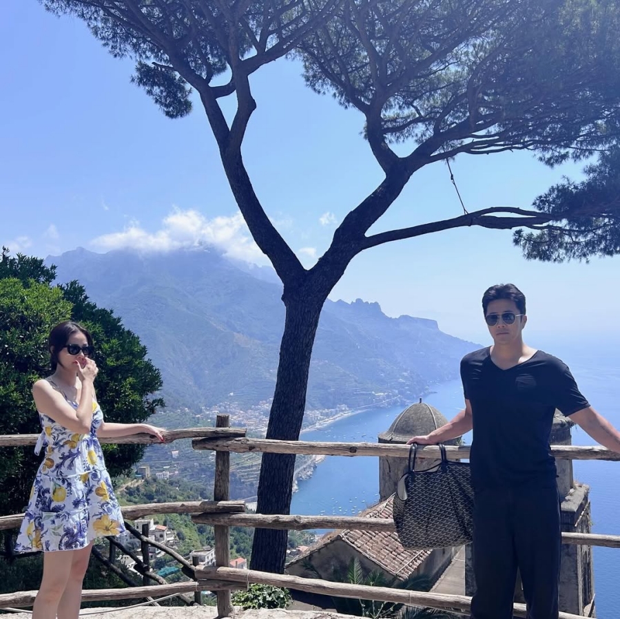 20대 커플 아냐? 권상우, '♥손태영' 가방 대신 든 이탈리아 여행 포착