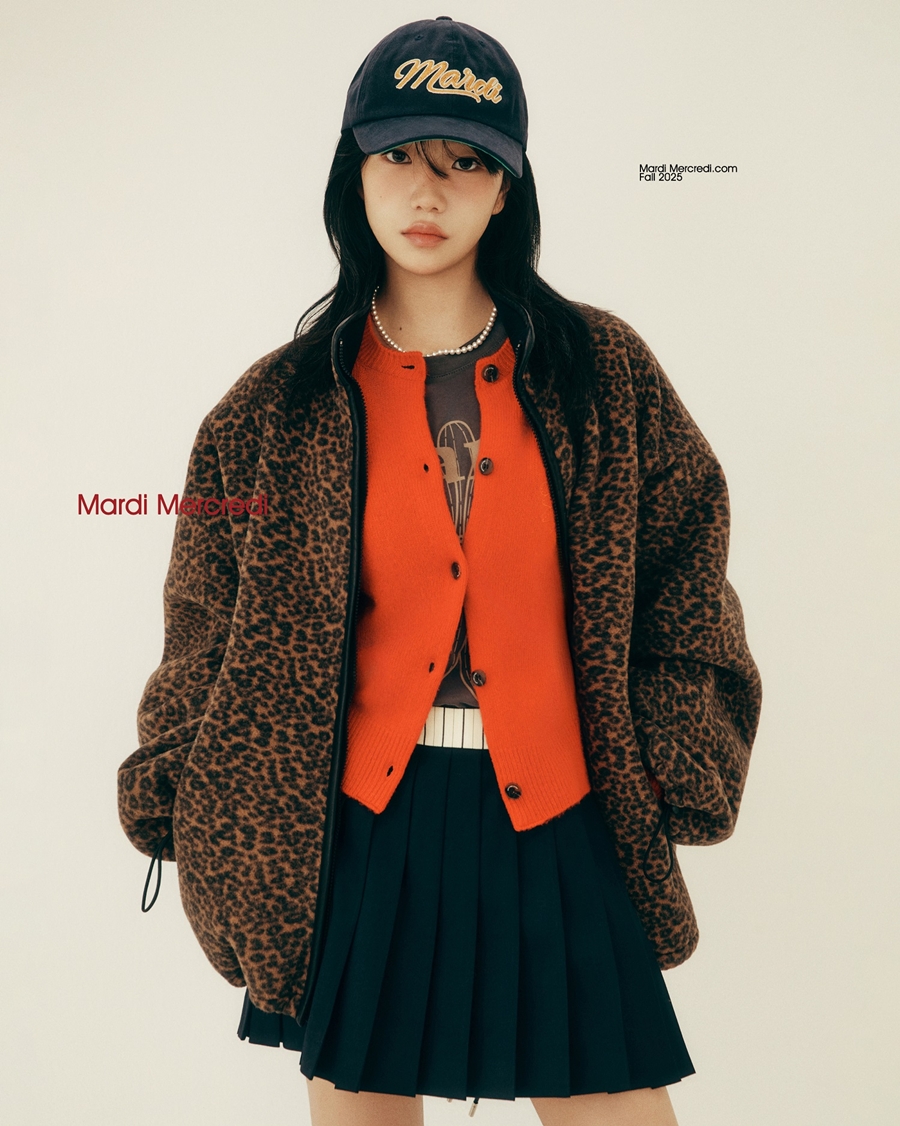 조유리, 소녀스러운 감성 가득…다채로운 가을 스타일링 제안 [화보]