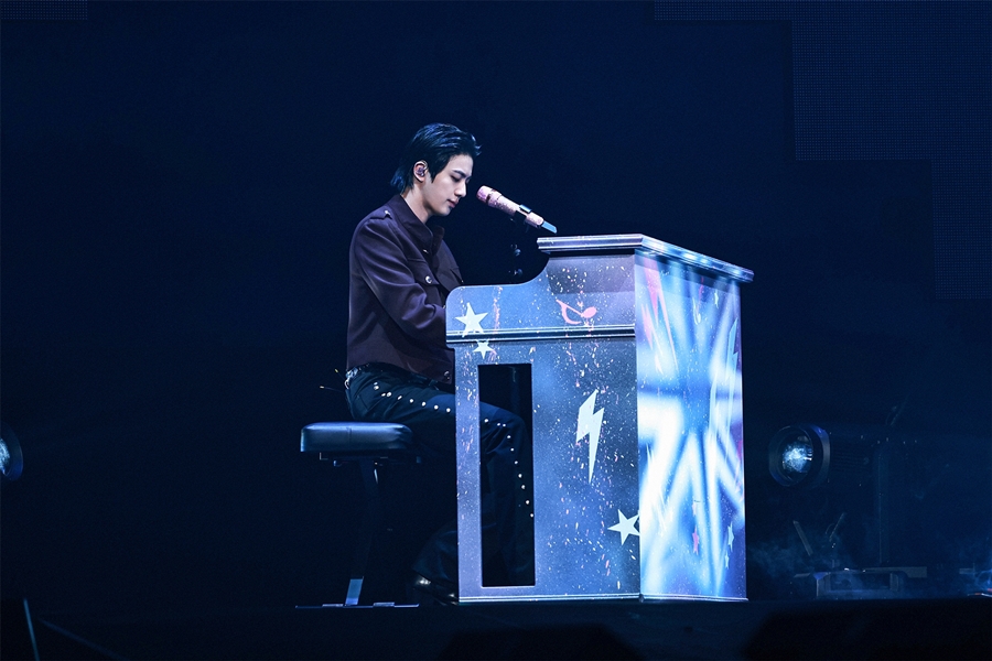 BTS , 9   ڸ  е Ƽ Ŀ 