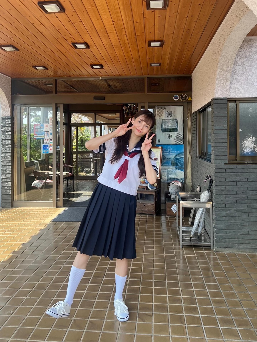 하연수, 30대 중반 맞아? 일본 여고생이라 해도 믿겠어…교복 완벽 소화