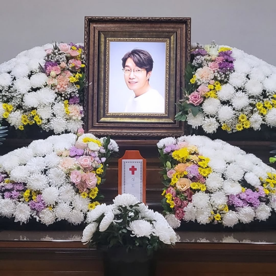 이종혁·정태우·류승수…동료들 추모물결 속 故 송영규, 영면