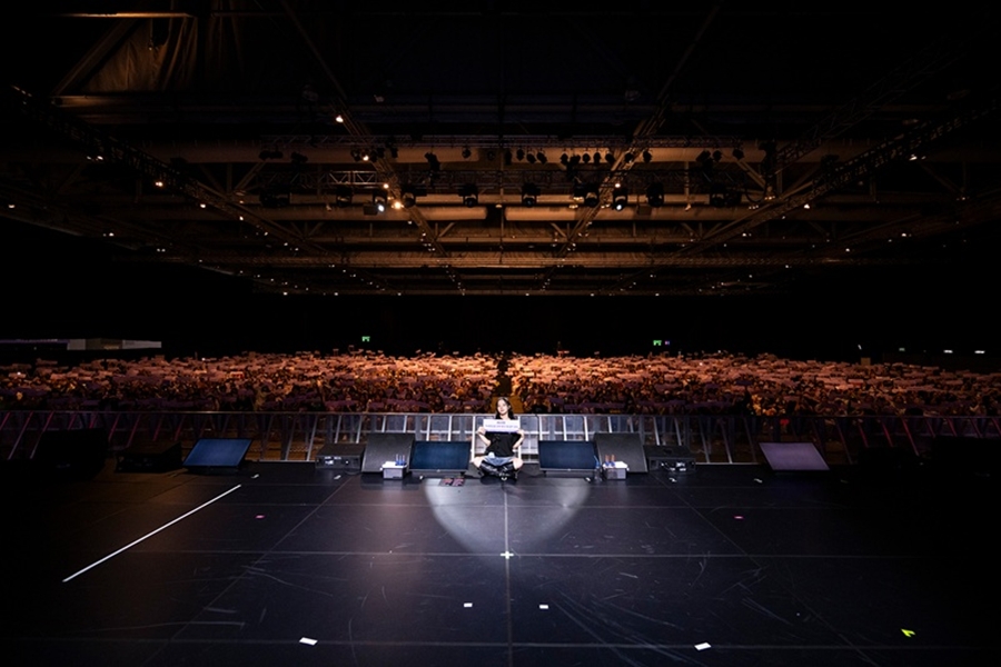 , ù ҹ   "3  ҵ    ð"