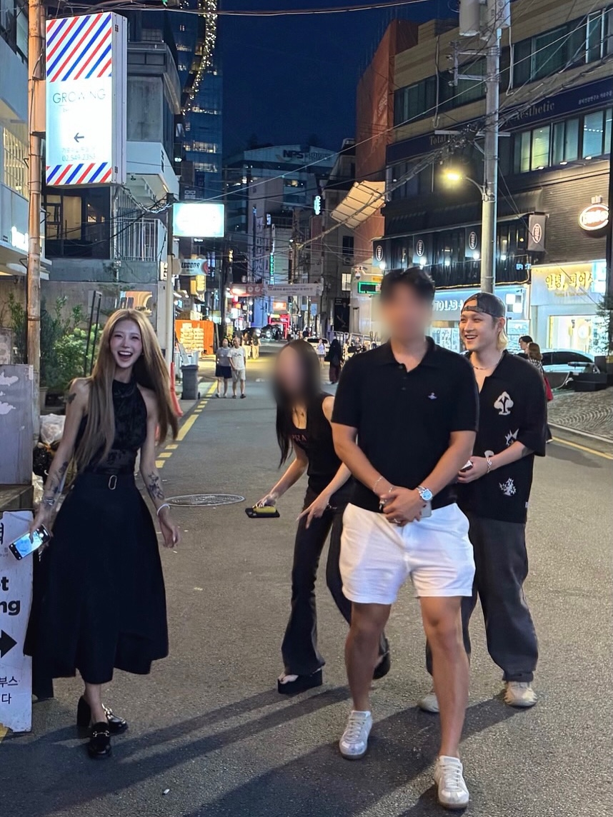 'ͺ  ڳ' ȯ, ? ȫ濡  λ״ " ð"