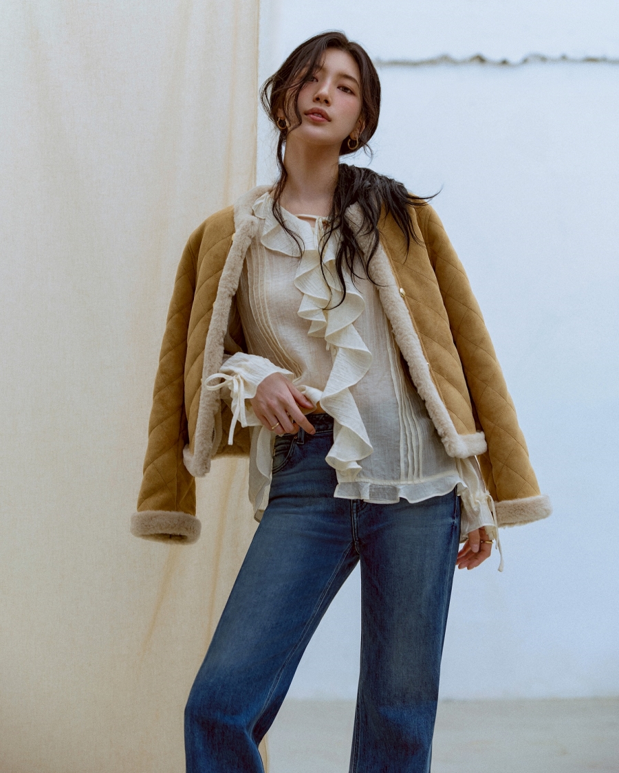 수지, 가을과 함께 장착한 시크 무드…데님 여신 귀환 [화보]