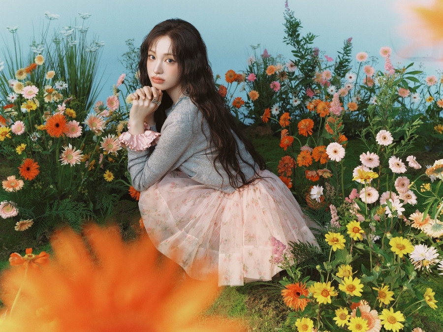 아이브 리즈, 정원에서 피어난 장미…화려함으로 물든 가을 [화보]