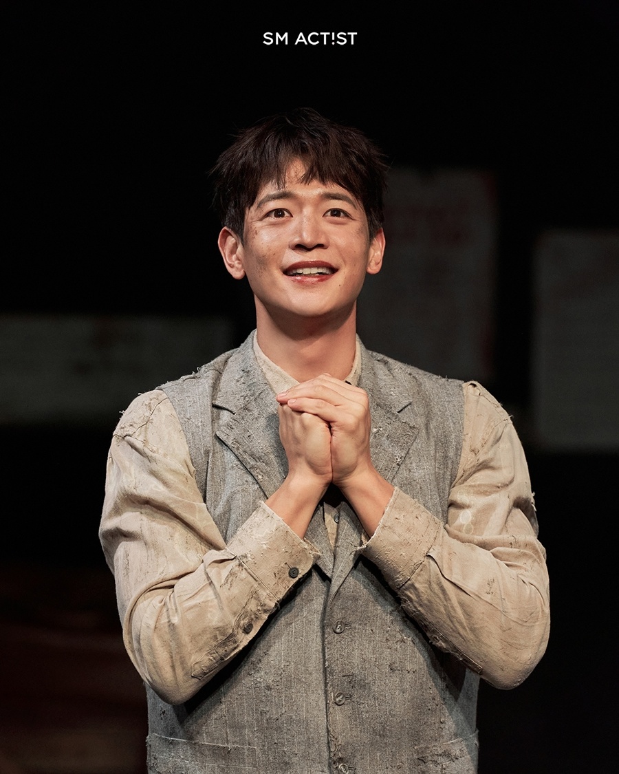 최민호, 전석매진 속 연극 '고도를 기다리며를 기다리며' 첫 공연 성료