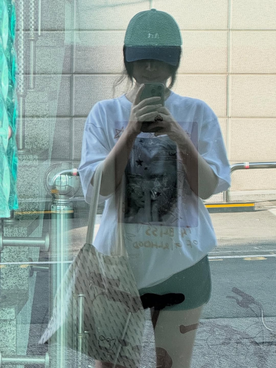 민희진, 하이브와 법적 분쟁 중에도 핫팬츠에 느낌있는 일상룩…여전히 '힙한' 근황