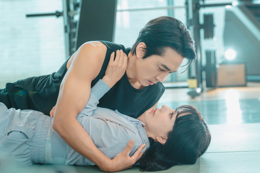 엄정화X송승헌, 초밀착 포옹…'금쪽같은 내스타' 최종화 D-DAY