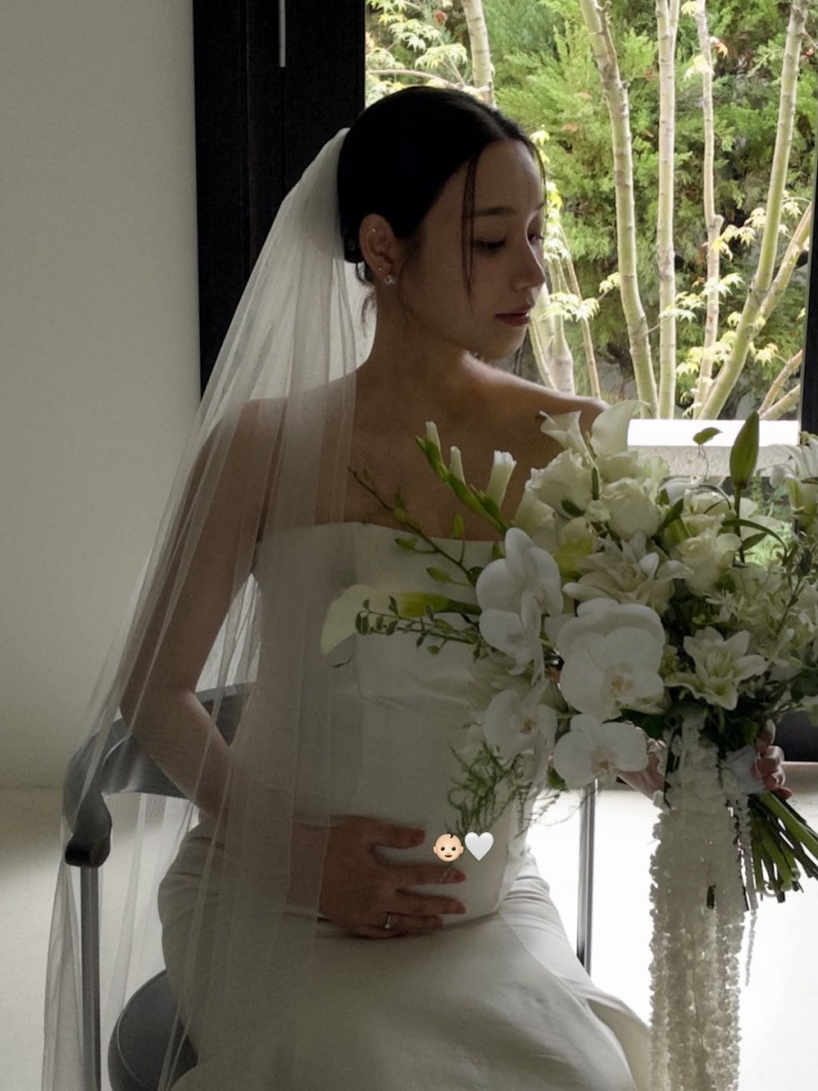 '작곡가♥' 유나, 웨딩드레스 또 입었네…