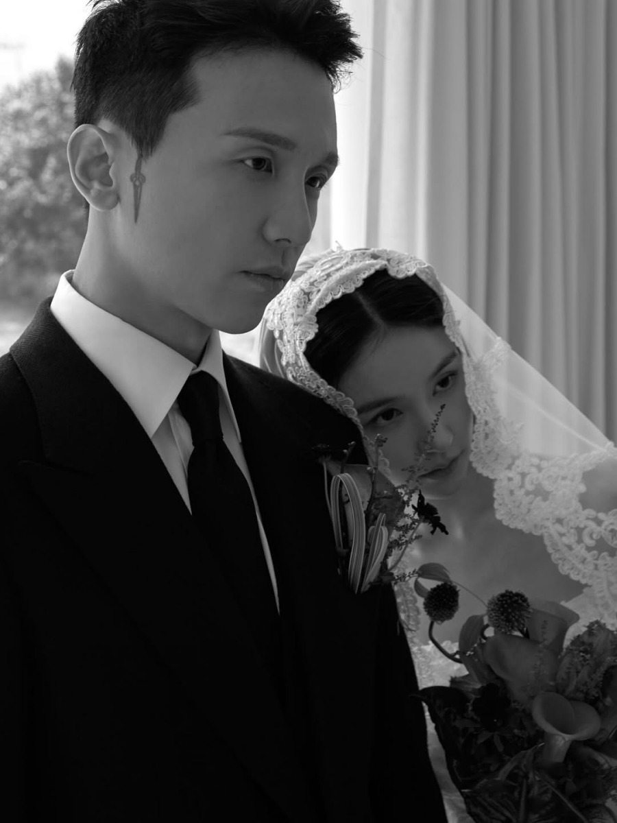 쿠시, 소시 권유리 형부됐네…비비엔과 결혼 사진 공개